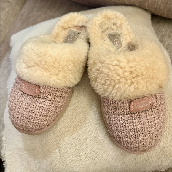 UGG Shoes - UGG Women's Tan and Cream Knit Slippers